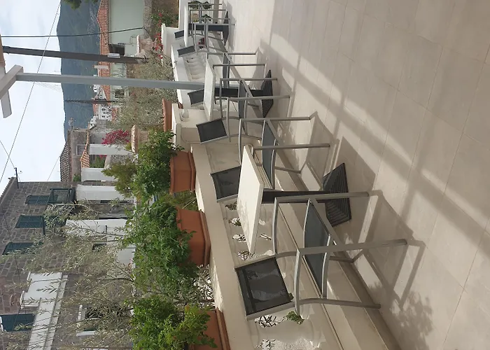 Dionysos Hotel