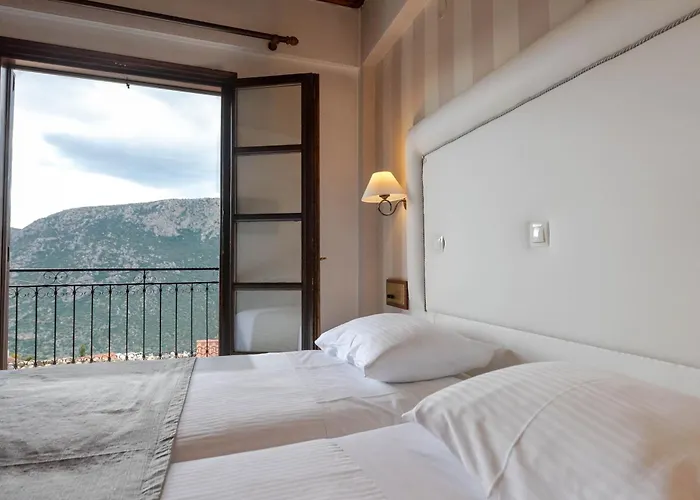 Kouros Hotel